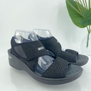 Bzees Women's Aloha Sandals 10 Wedge Heel Slingback Black Textile Casual Comfy